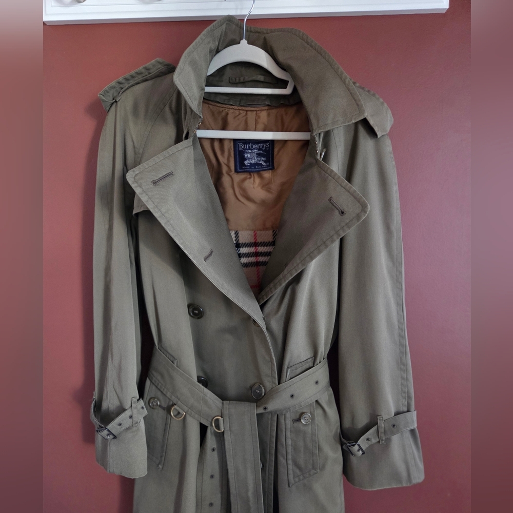 Vintage Burberrys  Trench CoatMade in England NovaCheck Lined Classic Price Firm